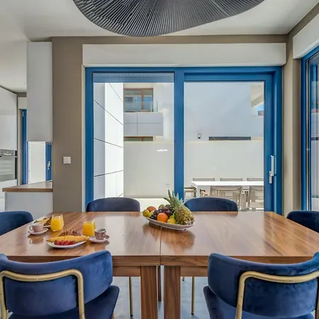 4br - What'app - 0034-602-661-430 - For Reservations!